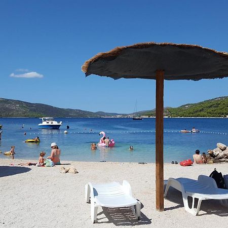 Apartmani I & J Seric Seget Vranjica Extérieur photo