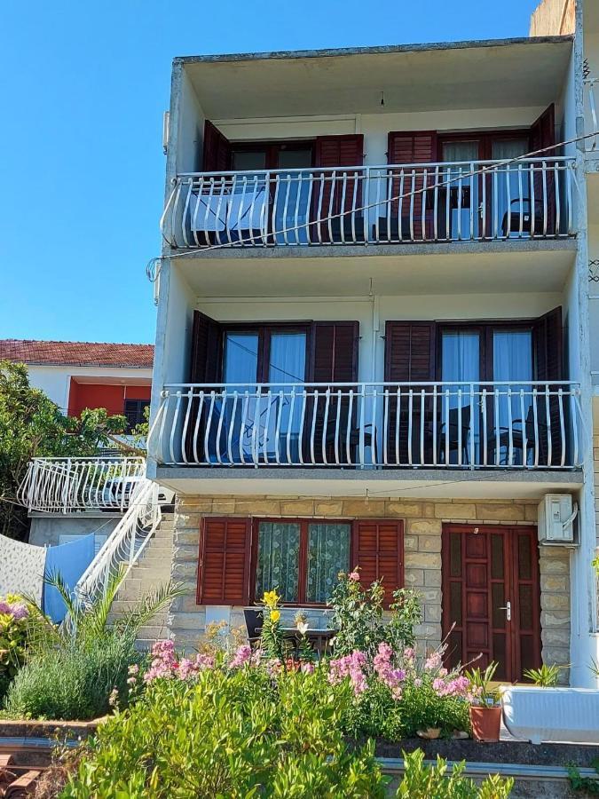 Apartmani I & J Seric Seget Vranjica Extérieur photo
