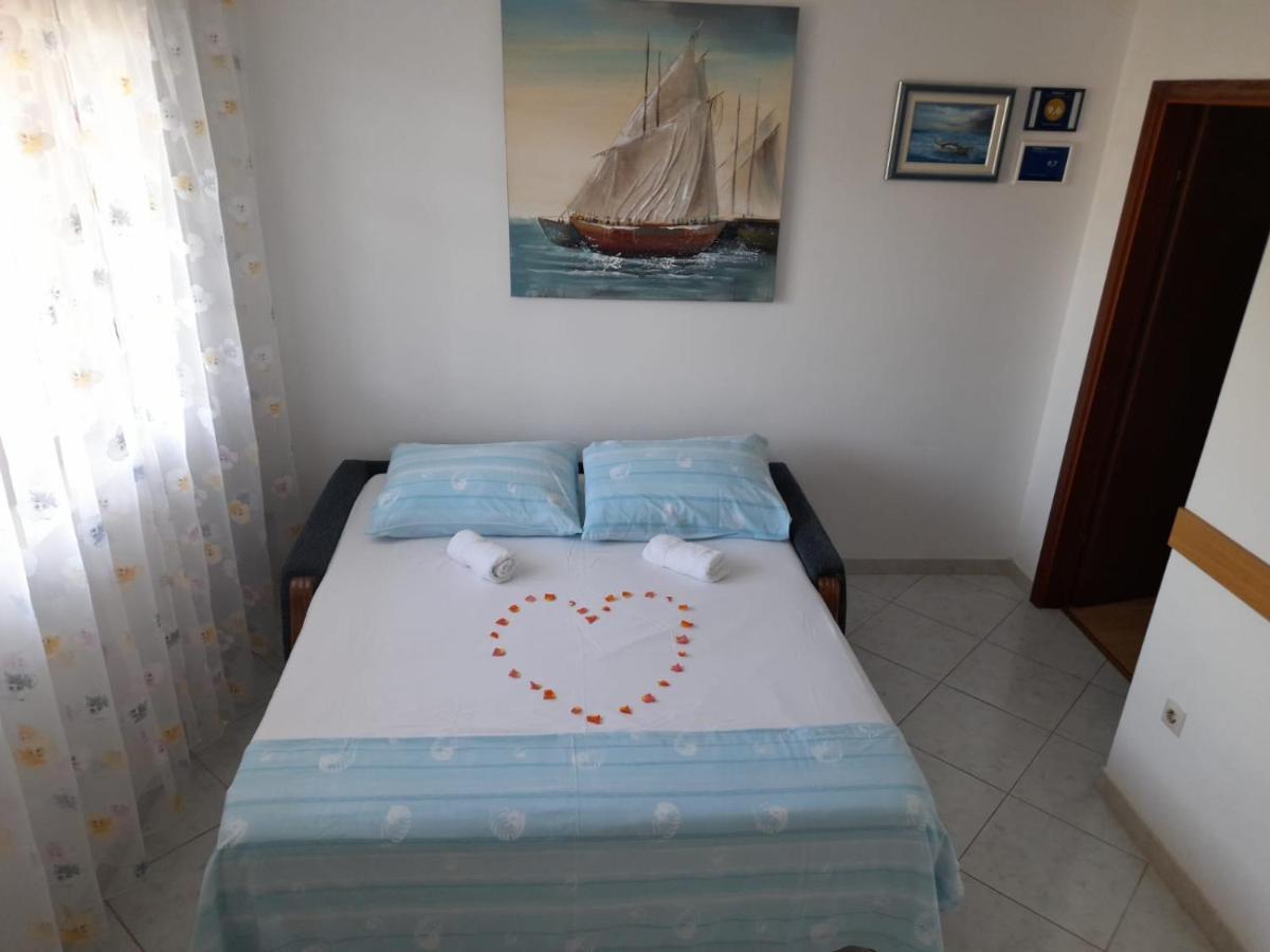Apartmani I & J Seric Seget Vranjica Extérieur photo