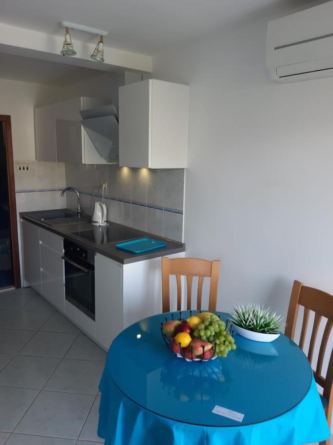 Apartmani I & J Seric Seget Vranjica Extérieur photo
