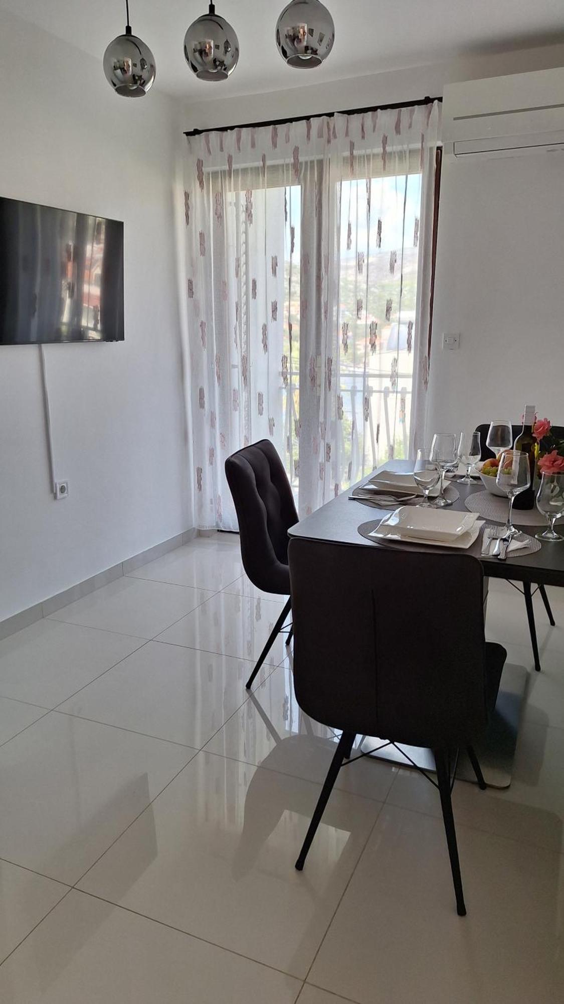 Apartmani I & J Seric Seget Vranjica Extérieur photo