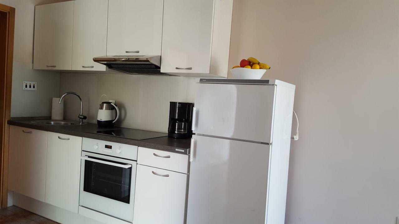 Apartmani I & J Seric Seget Vranjica Extérieur photo