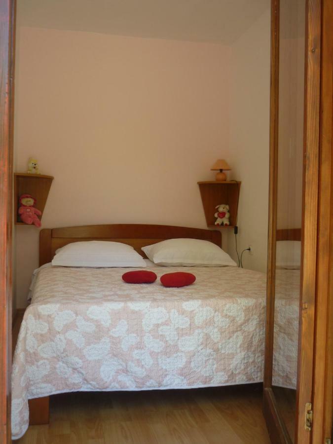 Apartmani I & J Seric Seget Vranjica Extérieur photo