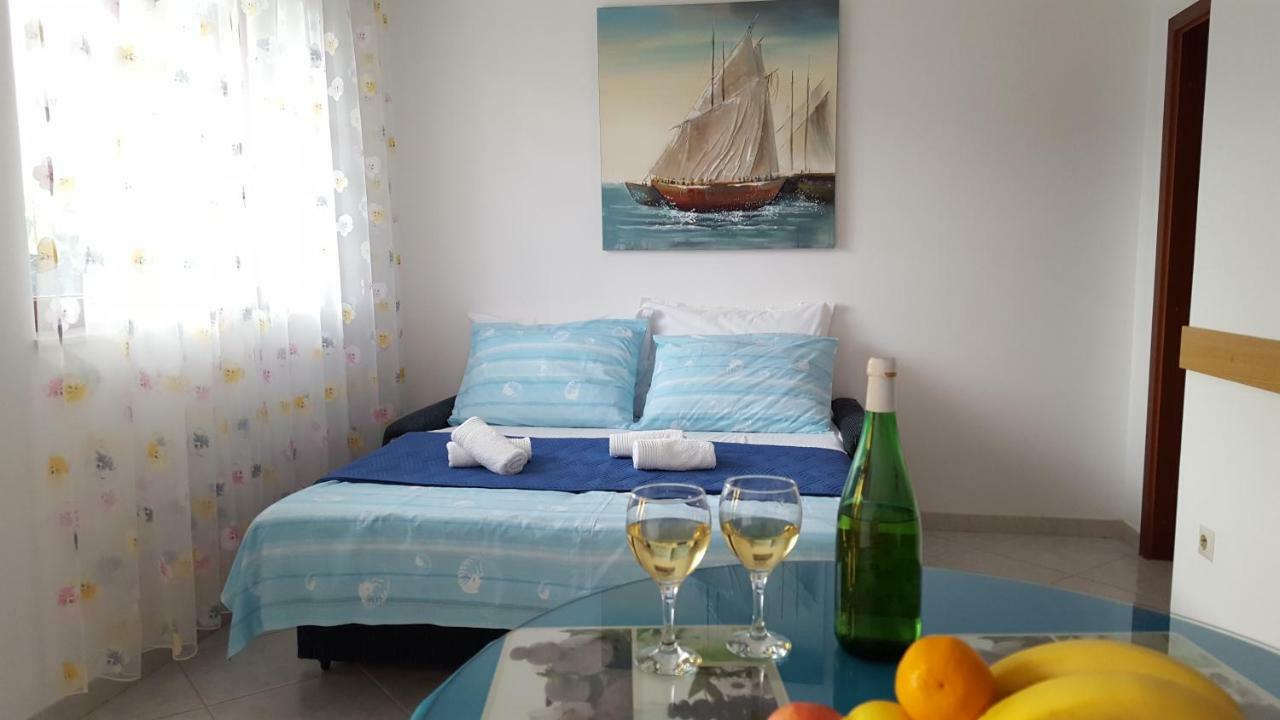 Apartmani I & J Seric Seget Vranjica Extérieur photo