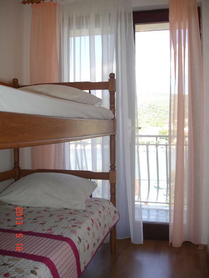 Apartmani I & J Seric Seget Vranjica Extérieur photo