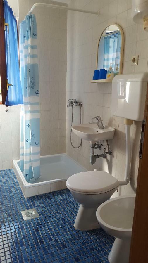 Apartmani I & J Seric Seget Vranjica Extérieur photo