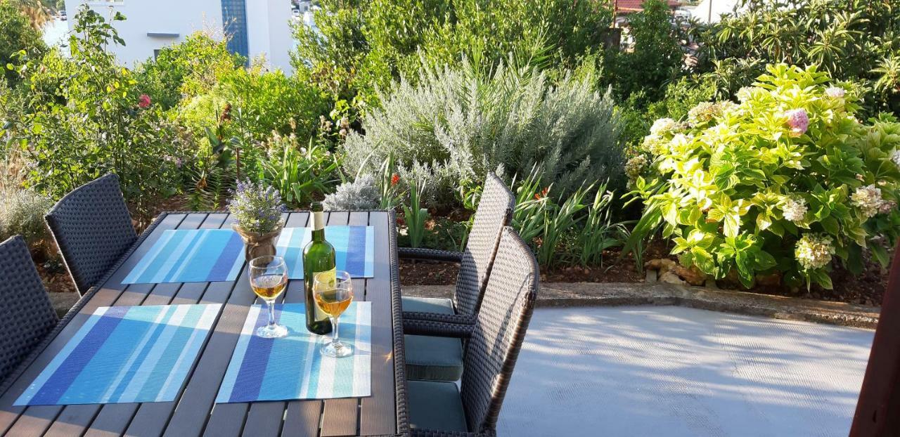 Apartmani I & J Seric Seget Vranjica Extérieur photo